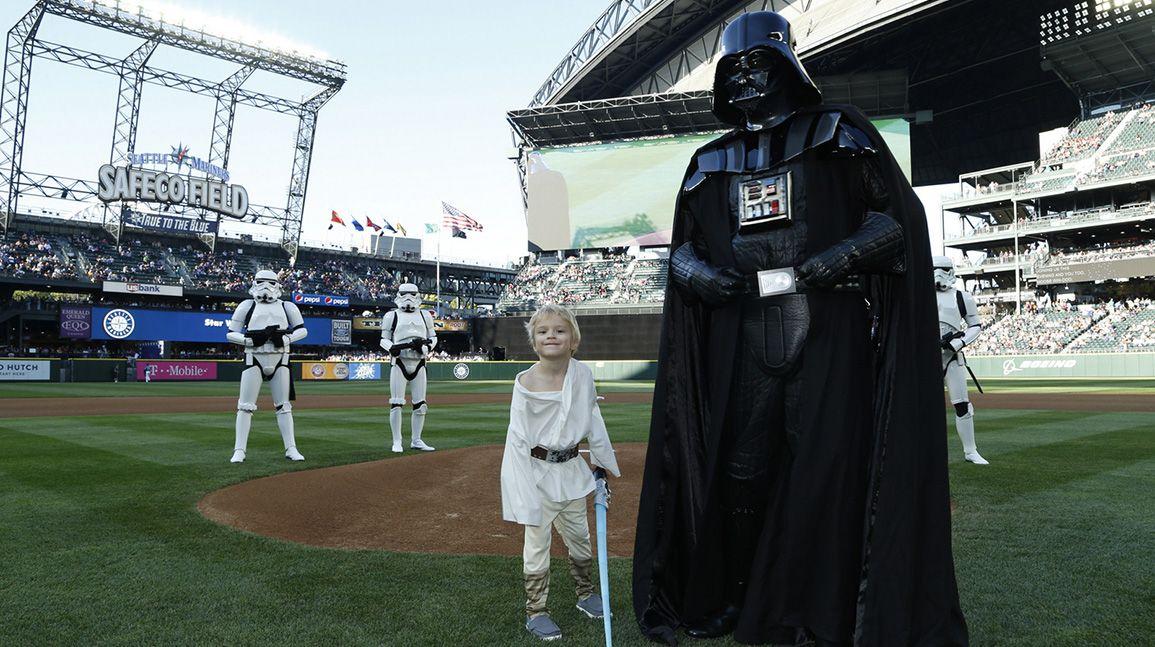 Cover Image for Take me out to the ... Death Star: Why baseball and 'Star Wars' are perfect combo