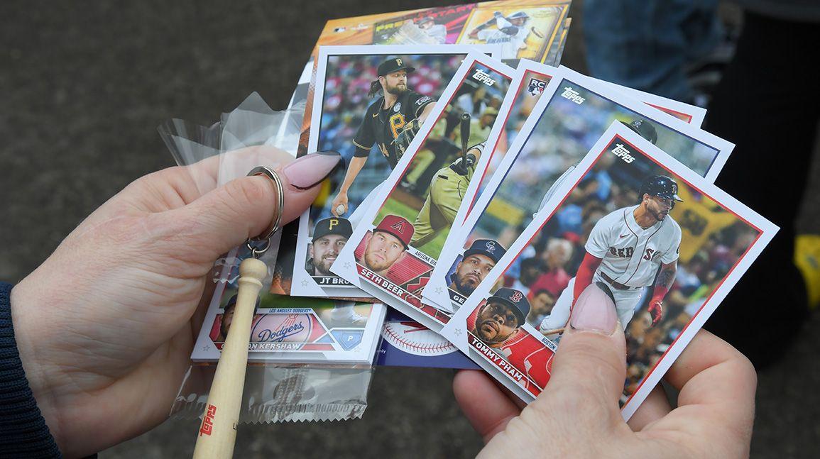 Card shops to face suspensions for violating Topps release dates