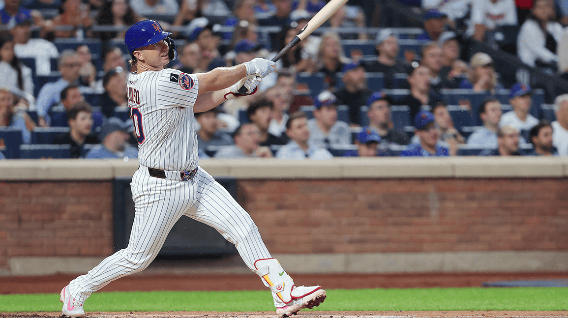 Cover Image for Mets redefine trading card giveaway for Pete Alonso milestone
