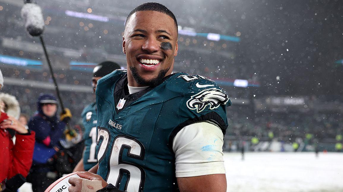 Cover Image for Saquon Barkley's game-worn jersey from divisional playoff victory sells for $45,750