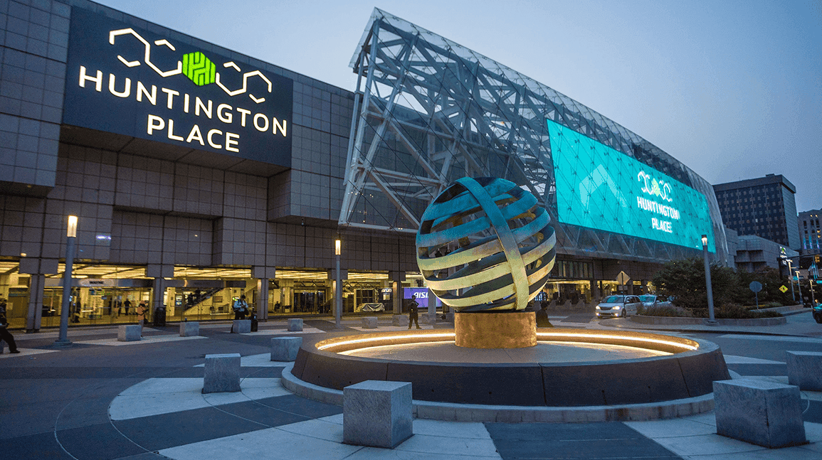 Cover Image for Detroit to host 2028 National Sports Collectors Convention