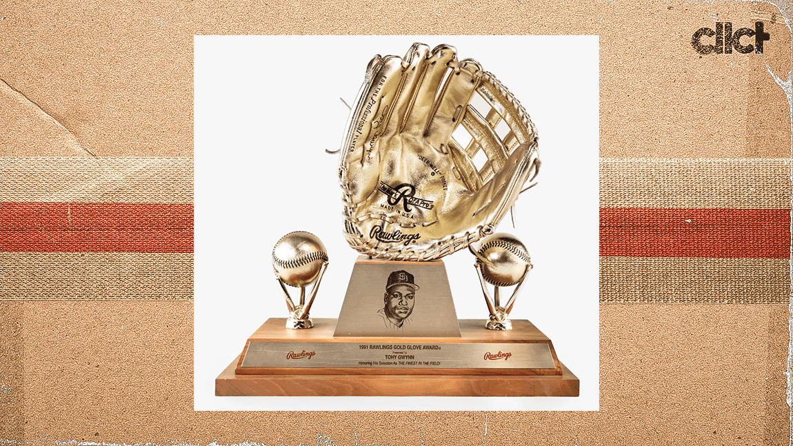 Cover Image for Tony Gwynn's 1991 Gold Glove sells for $62k, just misses record