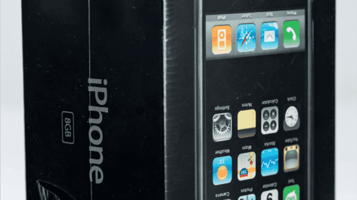 Cover Image for Original iPhone, gifted by Steve Jobs' widow, sells for $13k