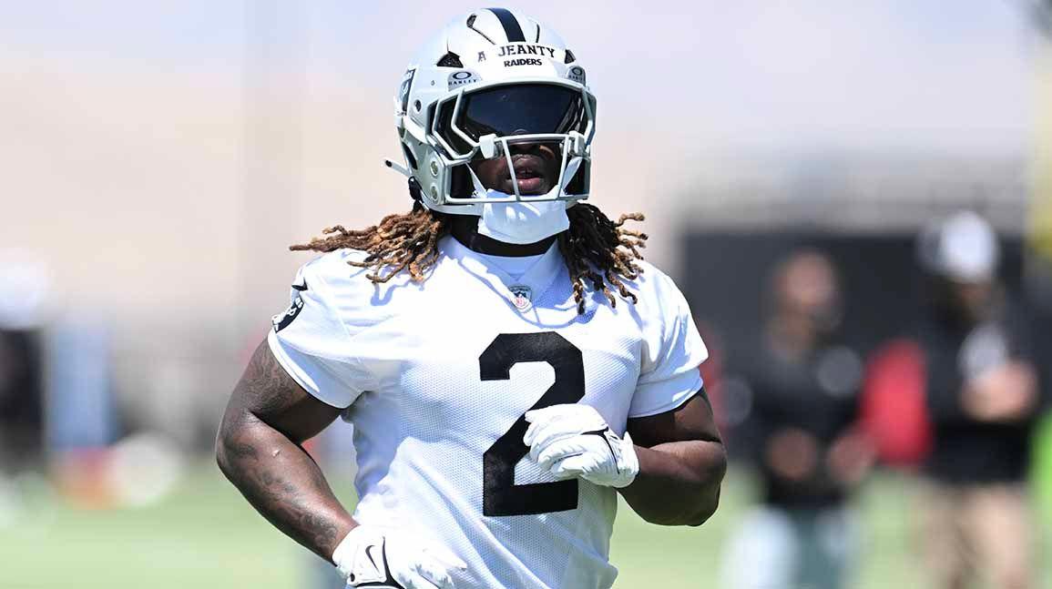Cover Image for Ashton Jeanty pays price of 'a nice Mercedes' to get No. 2 with Raiders