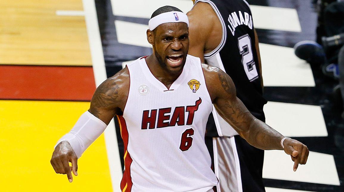 Cover Image for Former Heat security officer pleads guilty to theft of jerseys