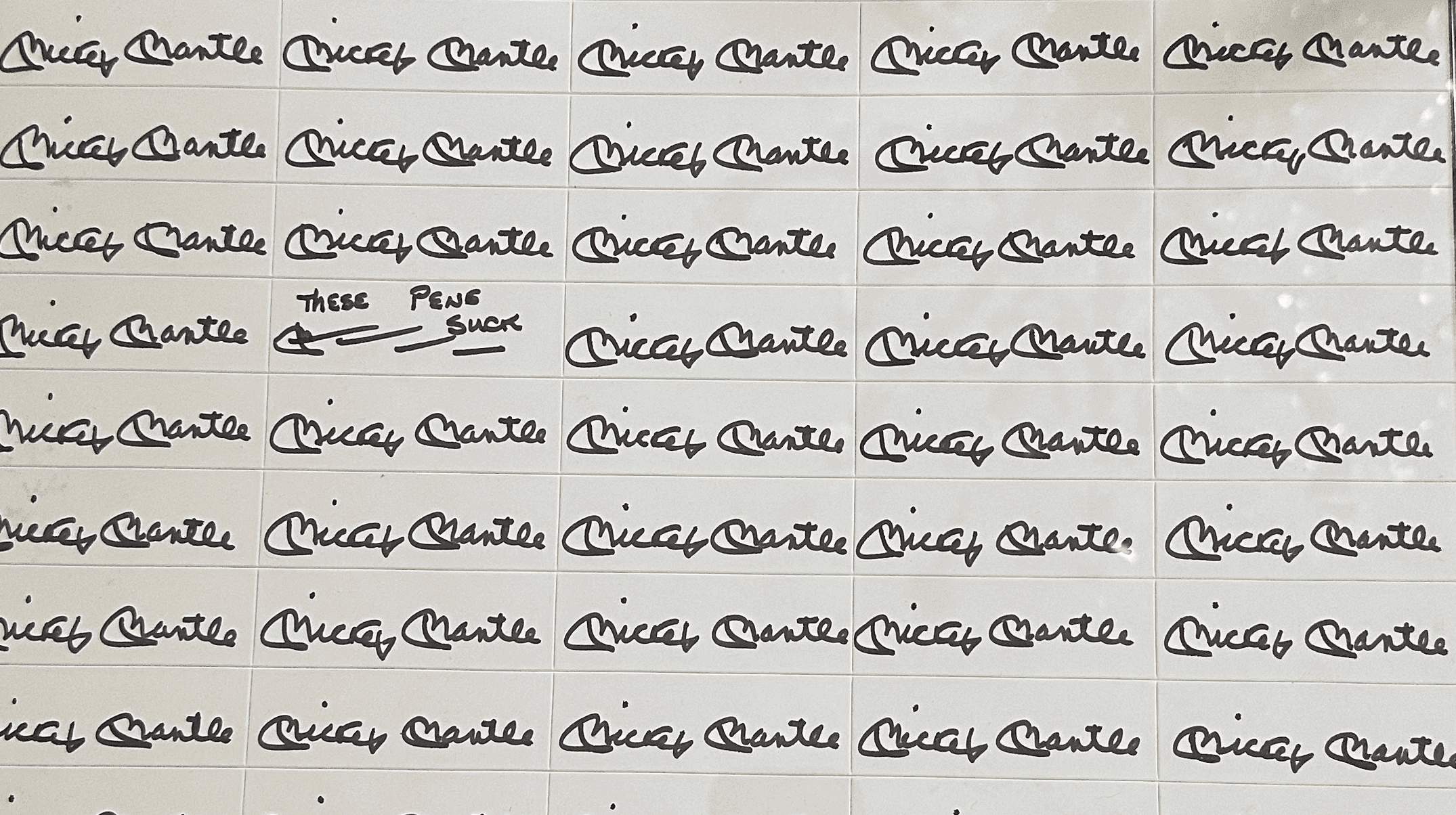 Cover Image for Mickey Mantle signed this piece of cardboard 99 times; It sold for $247k at auction